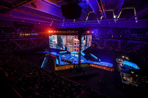 布呈明显偏 布呈明显偏